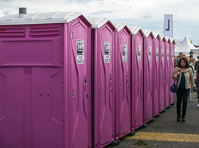 bathroom trailer rental