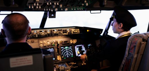 how to become an airline pilot